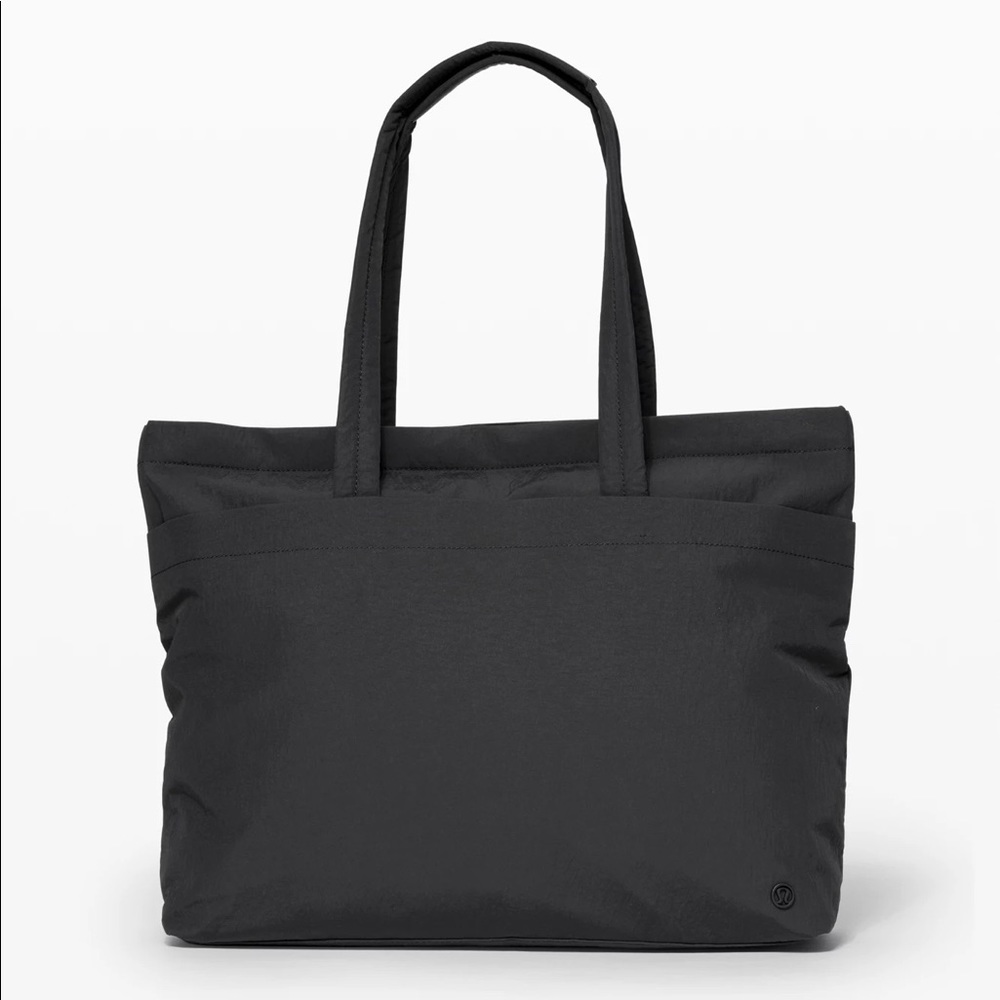 lululemon On My Level Tote Bag • 15L • Black